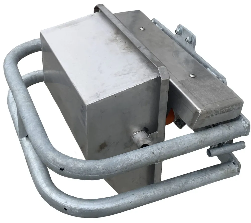 The same drinker with the cover down, seen from the back where it fixes to the wall